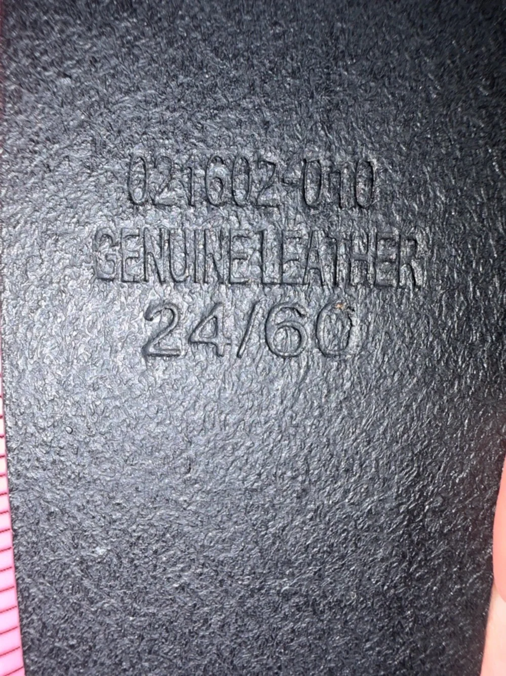 BOYS BLACK LEATHER BELT SIZE SMALL (24) Excellent condition